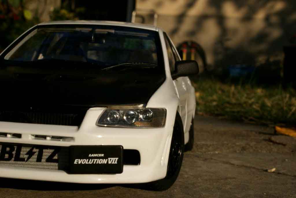 Mitsubishi Lancer Evolution VII 1/18 Autoart Evolution VII street racing inside modelauto