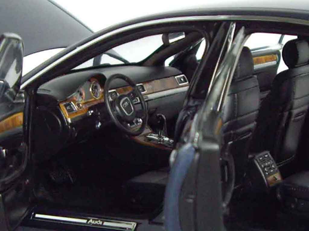 Audi A8 berline 4.2 TDI blauw fonce jantes bords larges 1/18 Norev