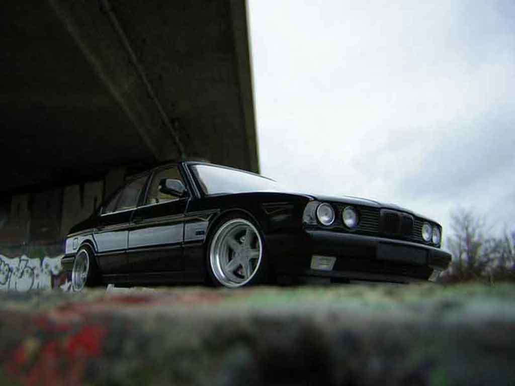 Bmw 535 1988 1/18 Minichamps 1988 i zwart jantes ac schnitzer modelauto