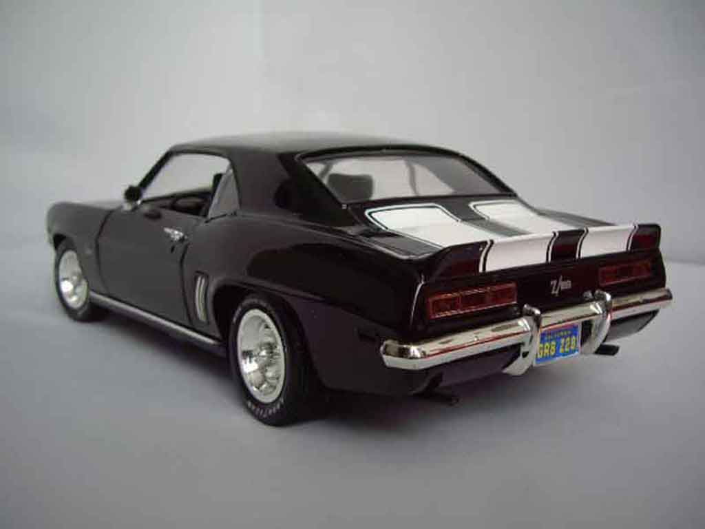 Chevrolet Camaro Z28 zwart bandes wits 1969 1/18 Ertl