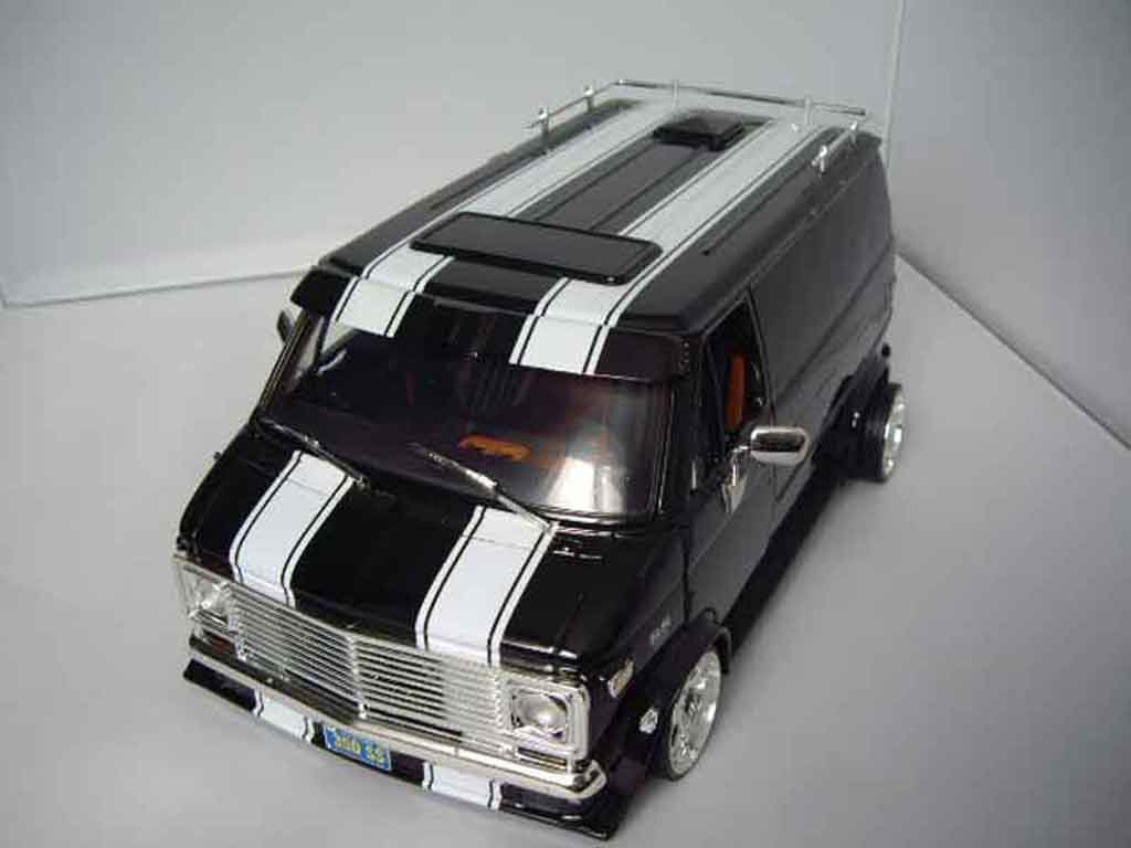 Chevrolet Van fourgon black 1/18 Highway 61