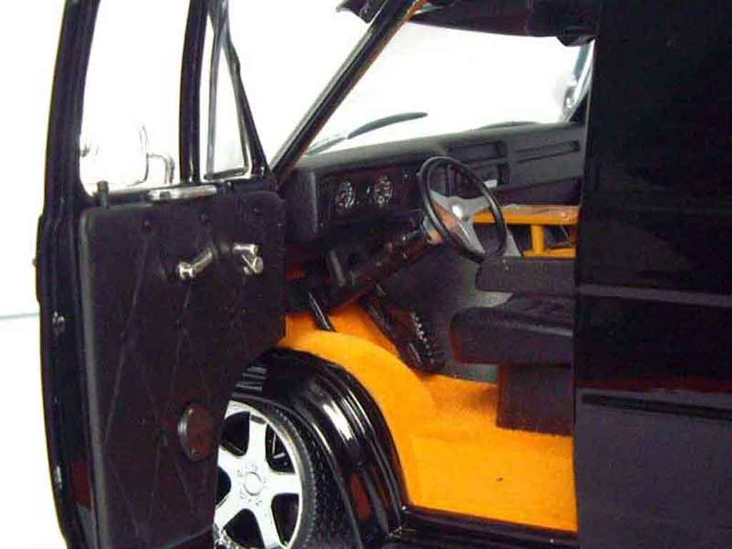 Chevrolet Van fourgon black 1/18 Highway 61