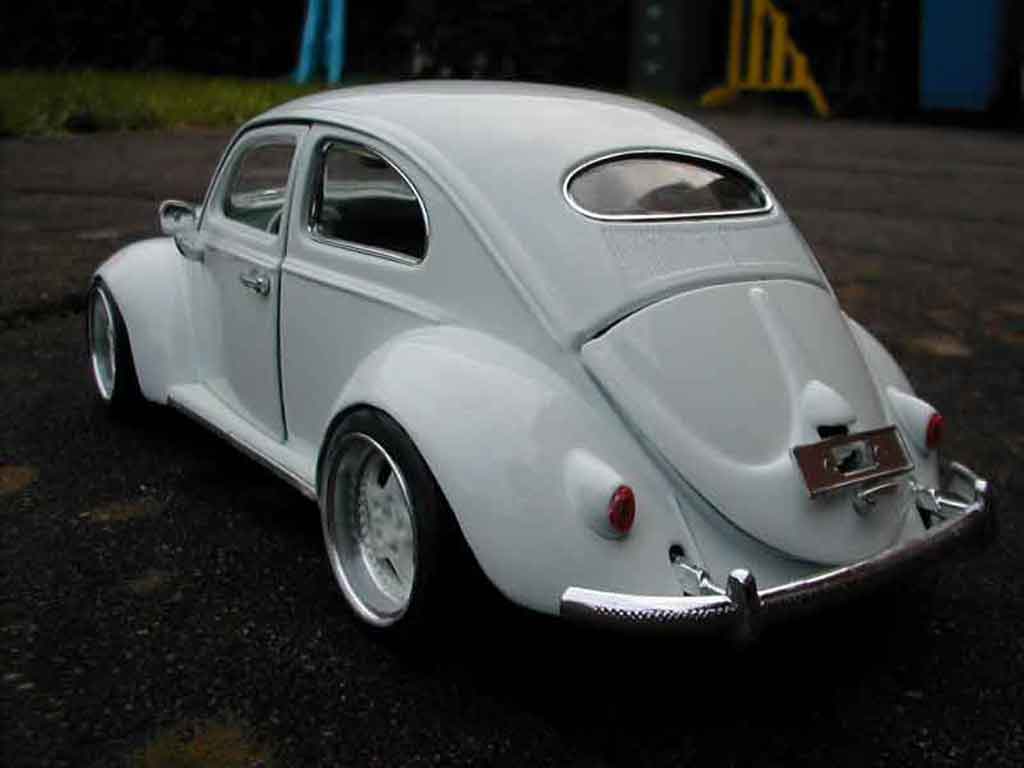 Volkswagen Kafer 1/18 Burago coccinelle wit jantes porsche modelauto