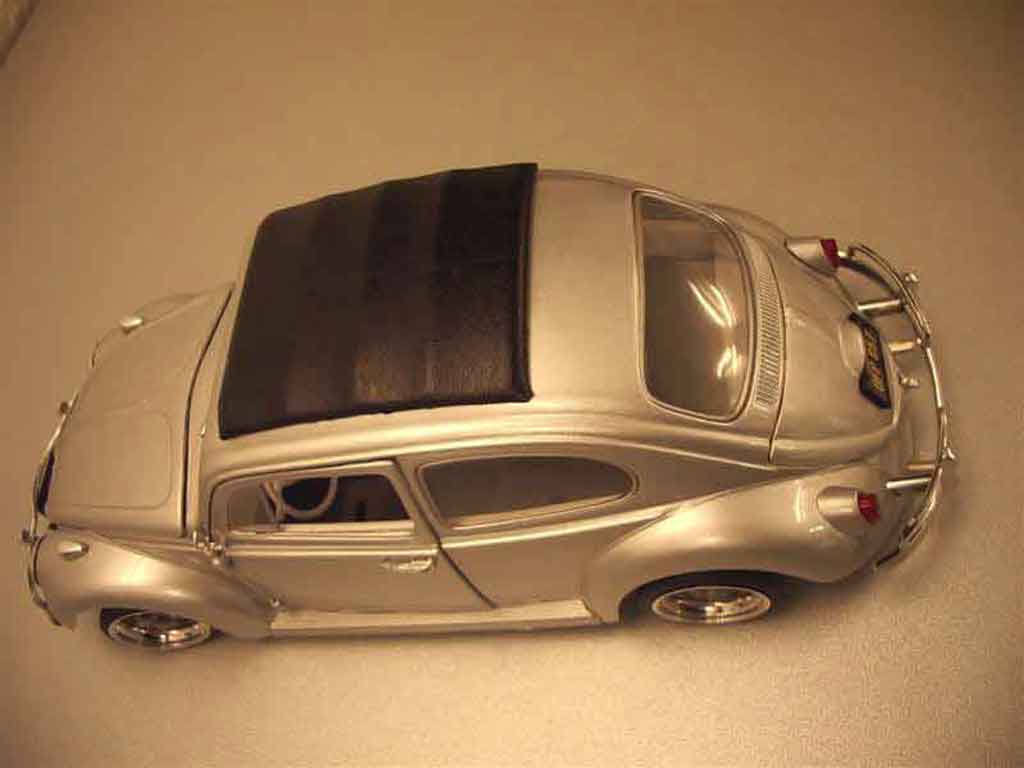Volkswagen Kafer Base coxinelle grijs jantes bords larges 1/18 Burago