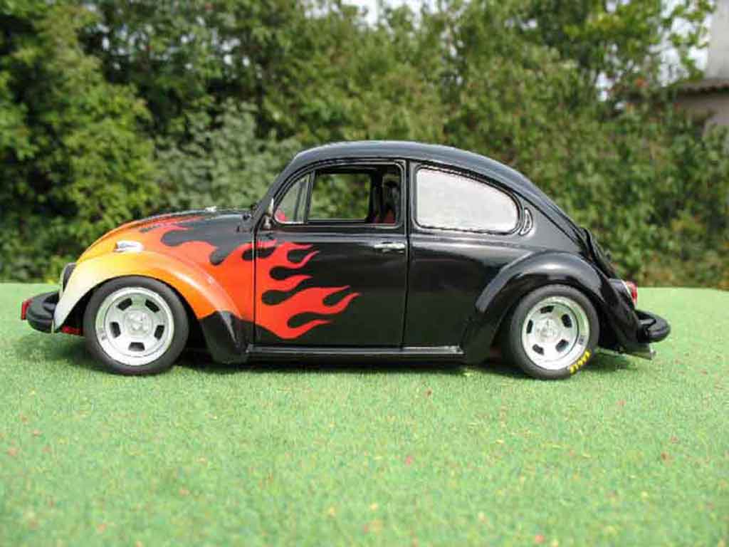 Volkswagen Kafer Base coxinelle zwart flaming us 1/18 Solido