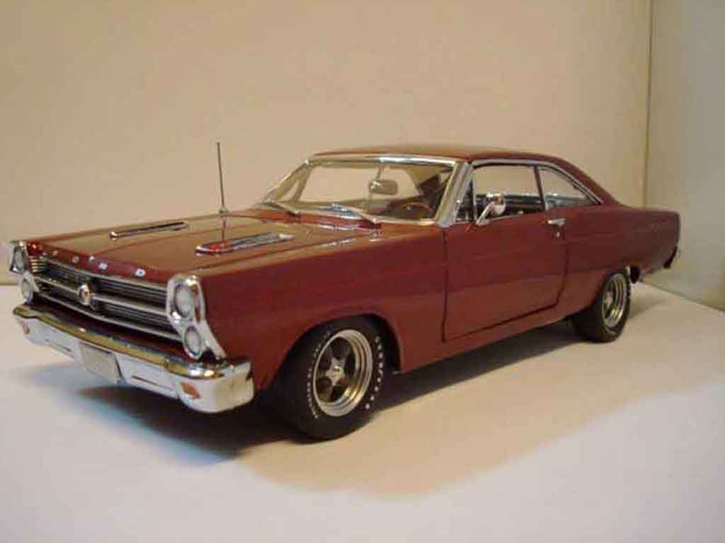 Ford Fairlane Berline 390 c.i. 4 speed street ember glow 1/18 GMP