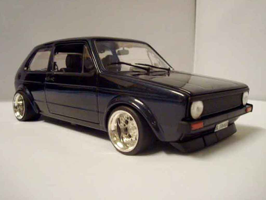 Volkswagen Golf GTI German Look pneux flancs tendus 1/18 Solido