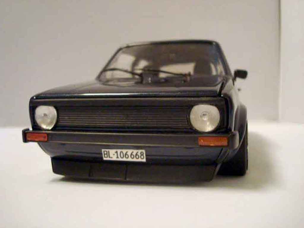 Volkswagen Golf GTI German Look pneux flancs tendus 1/18 Solido