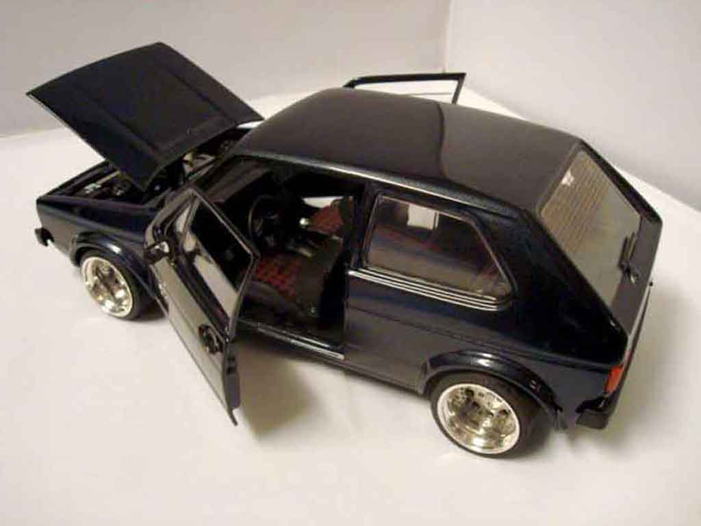 Volkswagen Golf GTI German Look pneux flancs tendus 1/18 Solido