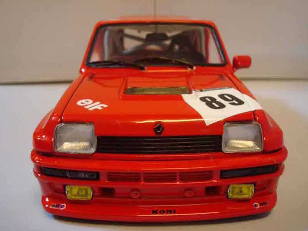 Renault 5 Turbo 2 rood rallye 1/18 Universal Hobbies
