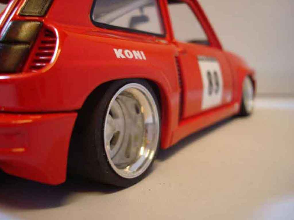 Renault 5 Turbo 2 rood rallye 1/18 Universal Hobbies