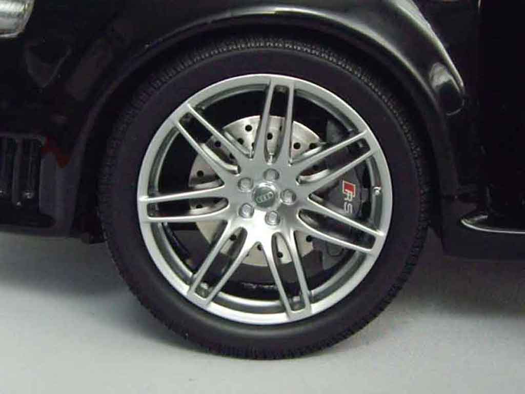 Audi RS4 berline zwart 1/18 Minichamps