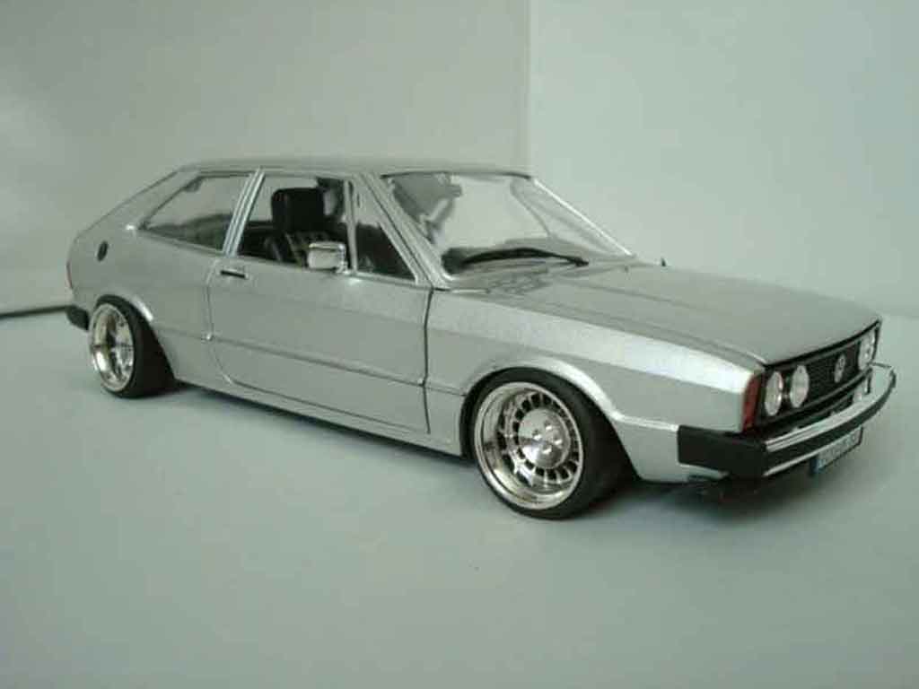 Volkswagen Scirocco GTI grijs 1/18 Revell