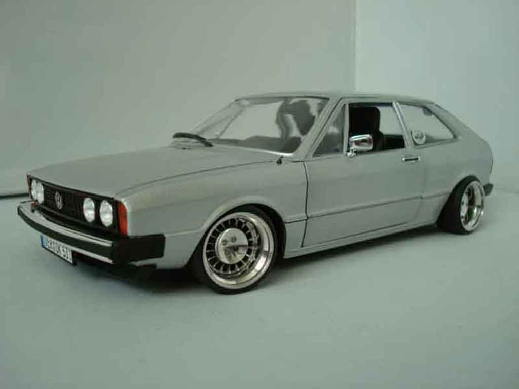Volkswagen Scirocco GTI 1/18 Revell GTI grijs modelauto