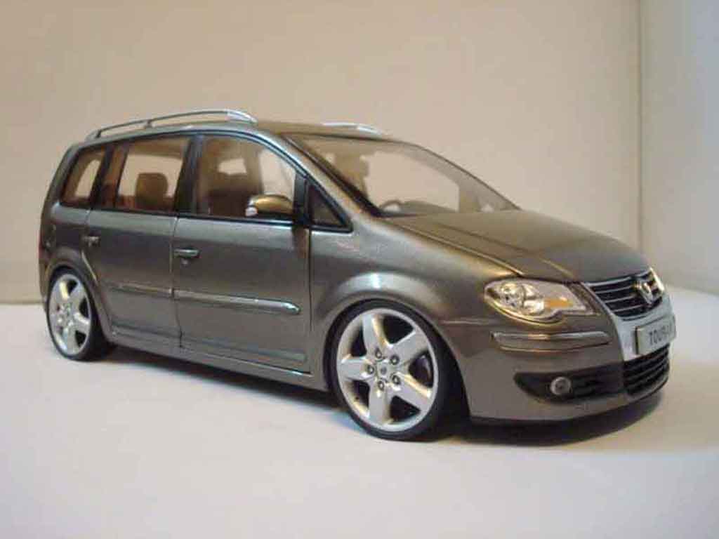 Volkswagen Touran 1/18 Shanghai Volkswagen 2008 jantes 19 pouces modelauto