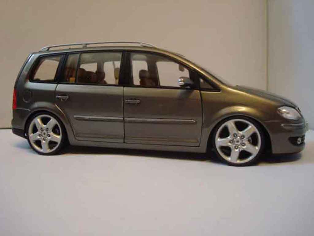 Volkswagen Touran Base 2008 jantes 19 pouces 1/18 Shanghai Volkswagen