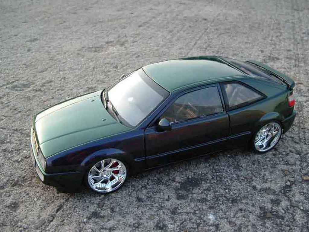 Volkswagen Corrado VR6 1/18 Revell VR6 grun cameleon modelauto