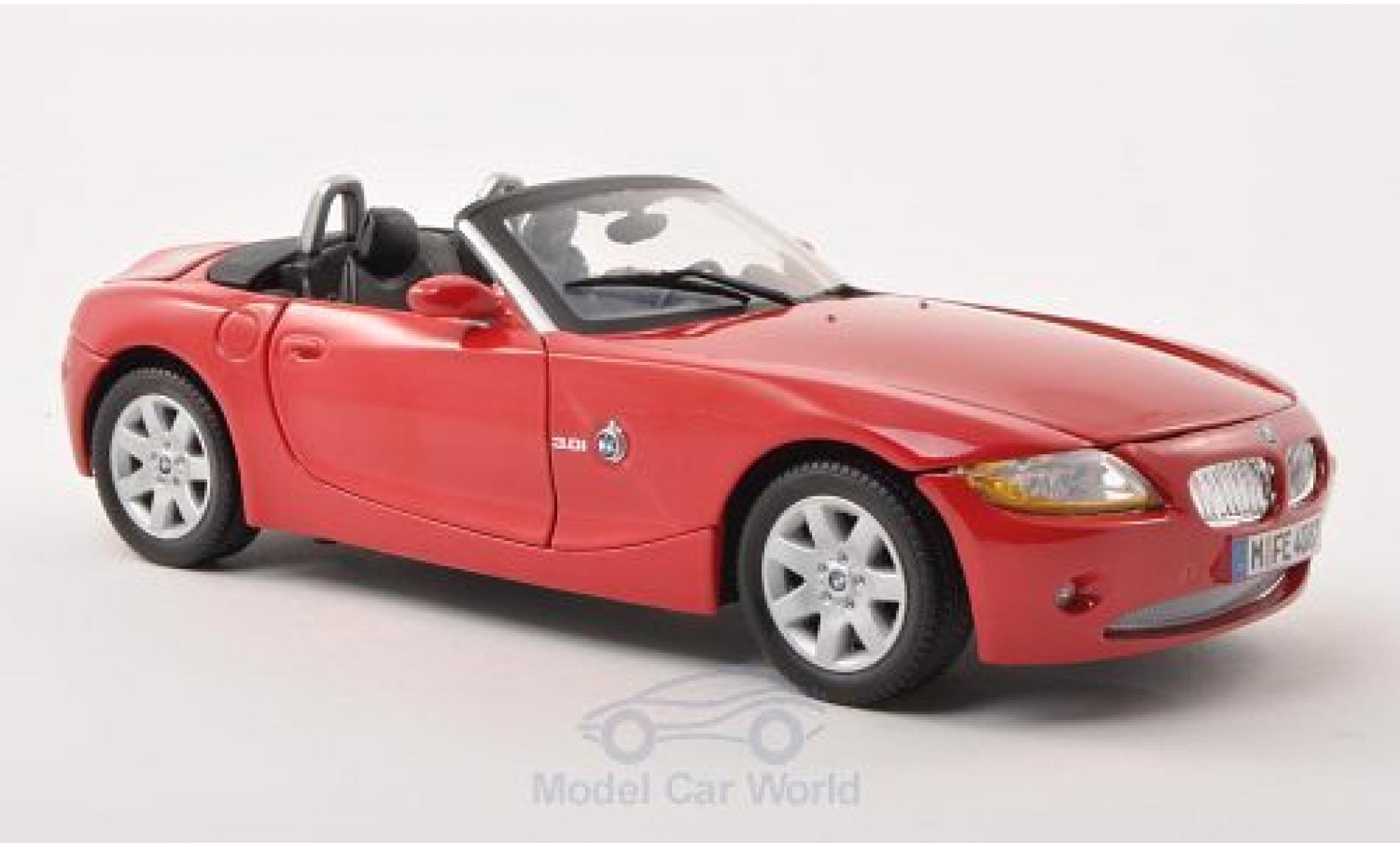 Bmw Z4 E85 1/18 Motormax (E85) rood 2008 modelauto