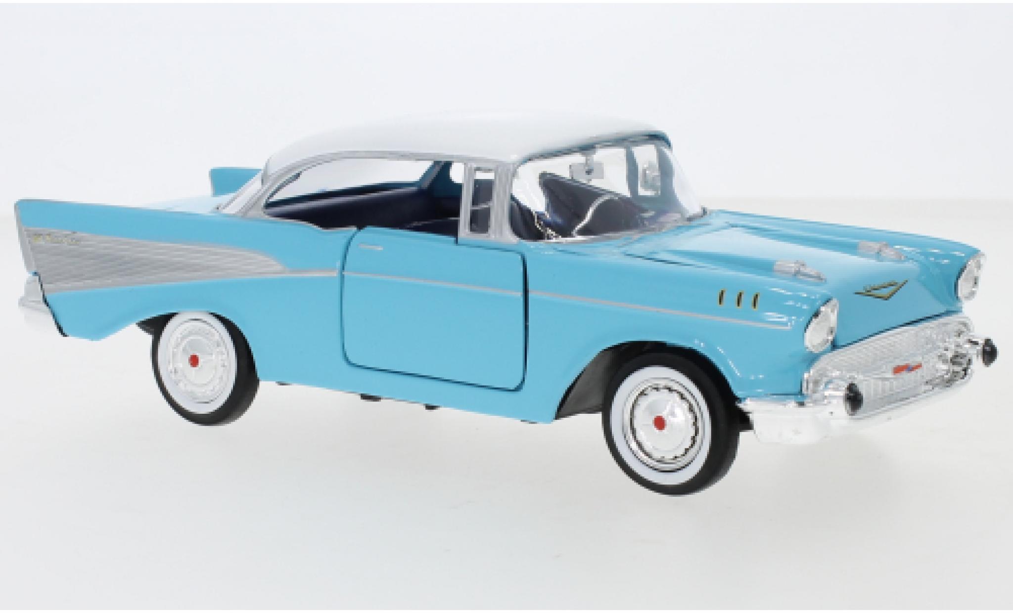 Chevrolet Bel Air 1/24 Motormax blauw/wit 1957 modelauto