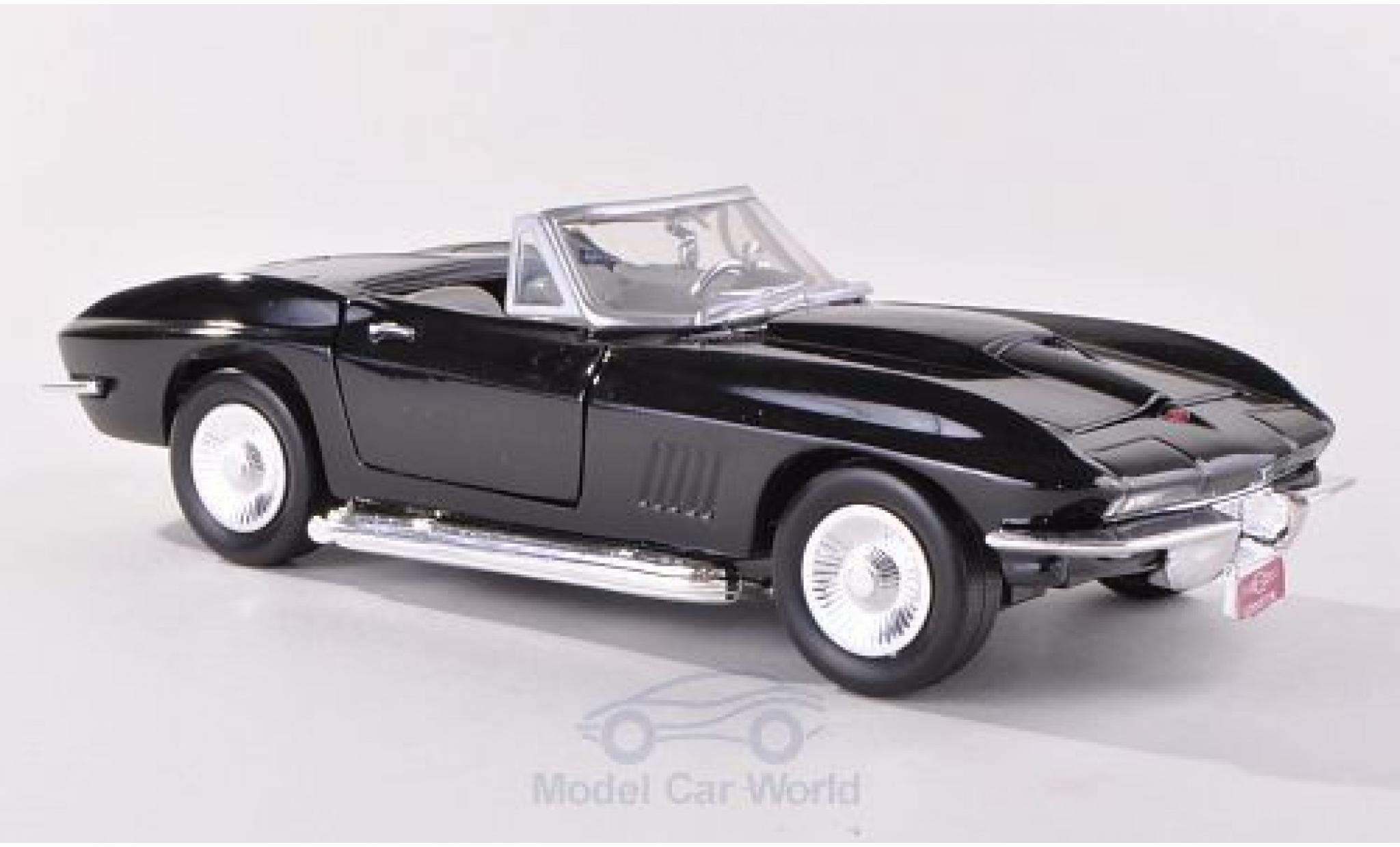 Chevrolet Corvette 1/24 Motormax Stingray Cabriolet (C2) zwart 1967 modelauto
