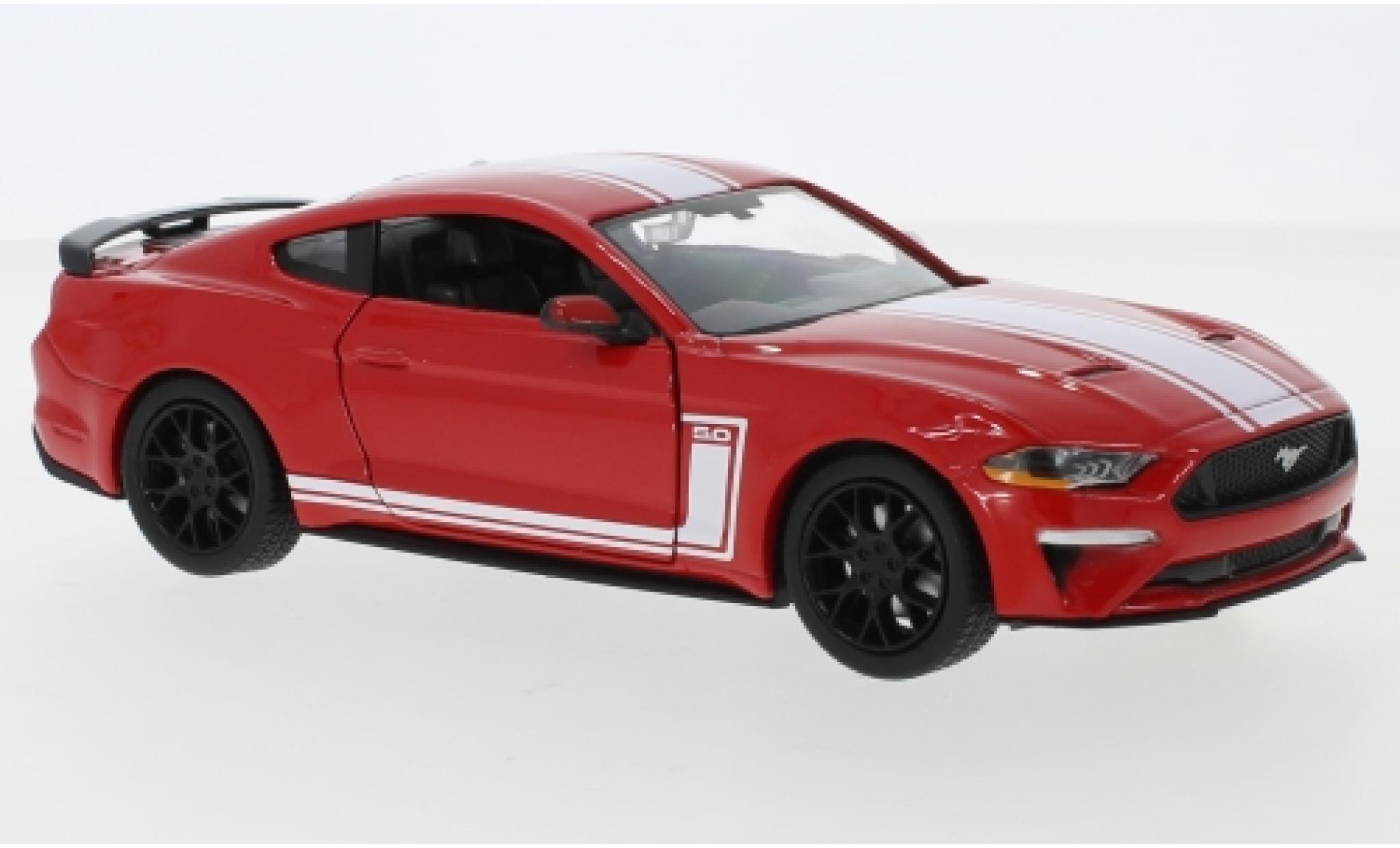 Ford Mustang 1/24 Motormax GT rood/wit 2018 modelauto
