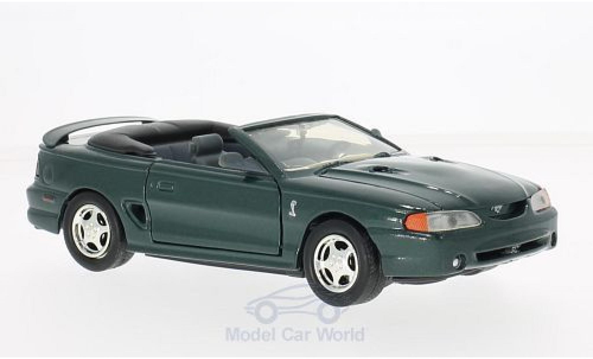 Ford Mustang 1/24 Motormax SVT Cobra Cabriolet metallic groen 1998 modelauto