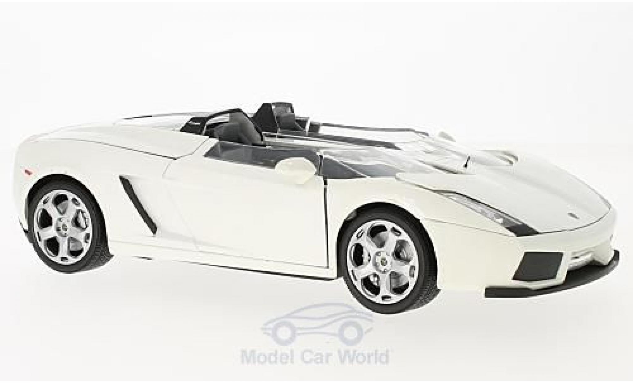 Lamborghini Concept 1/24 Motormax S metallic wit modelauto