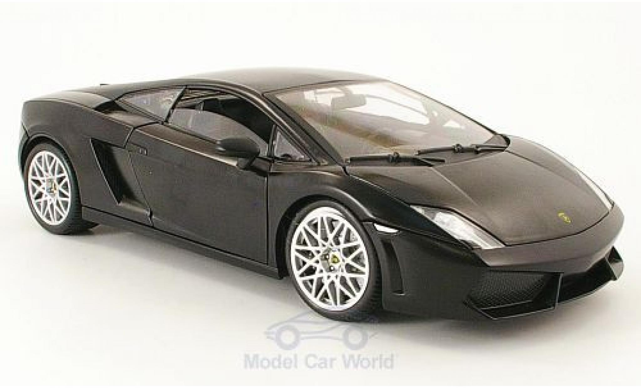 Lamborghini Gallardo LP560-4 1/18 Motormax matt-zwart modelauto