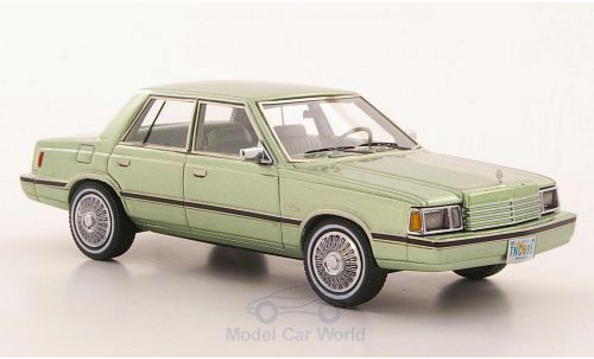 Dodge Aries 1/43 Neo (K-Car) metallic groen 1983 modelauto