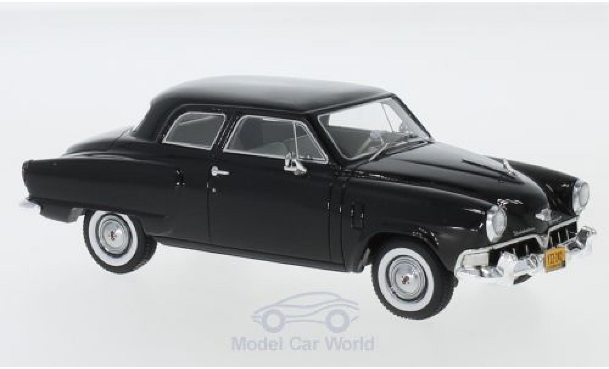Studebaker Champion 1/43 Neo Custom 2-door Sedan zwart 1952 modelauto