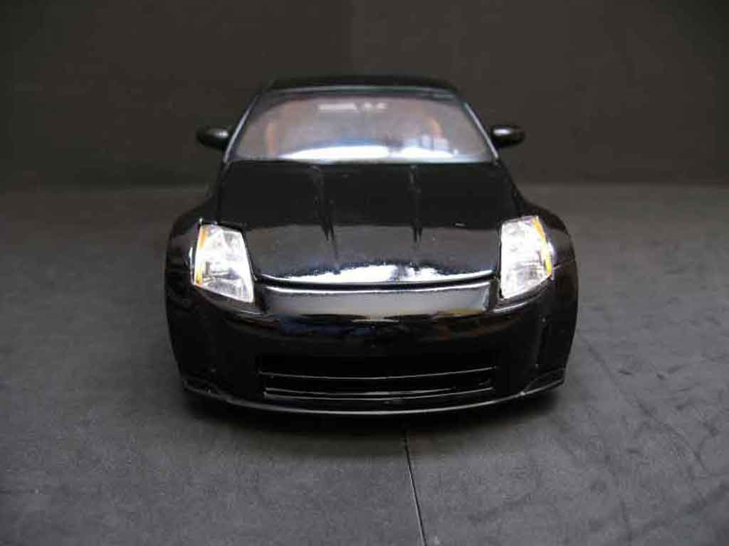 Nissan 350Z Base coupe preparation tuning zwart jantes zwarts 1/18 Maisto