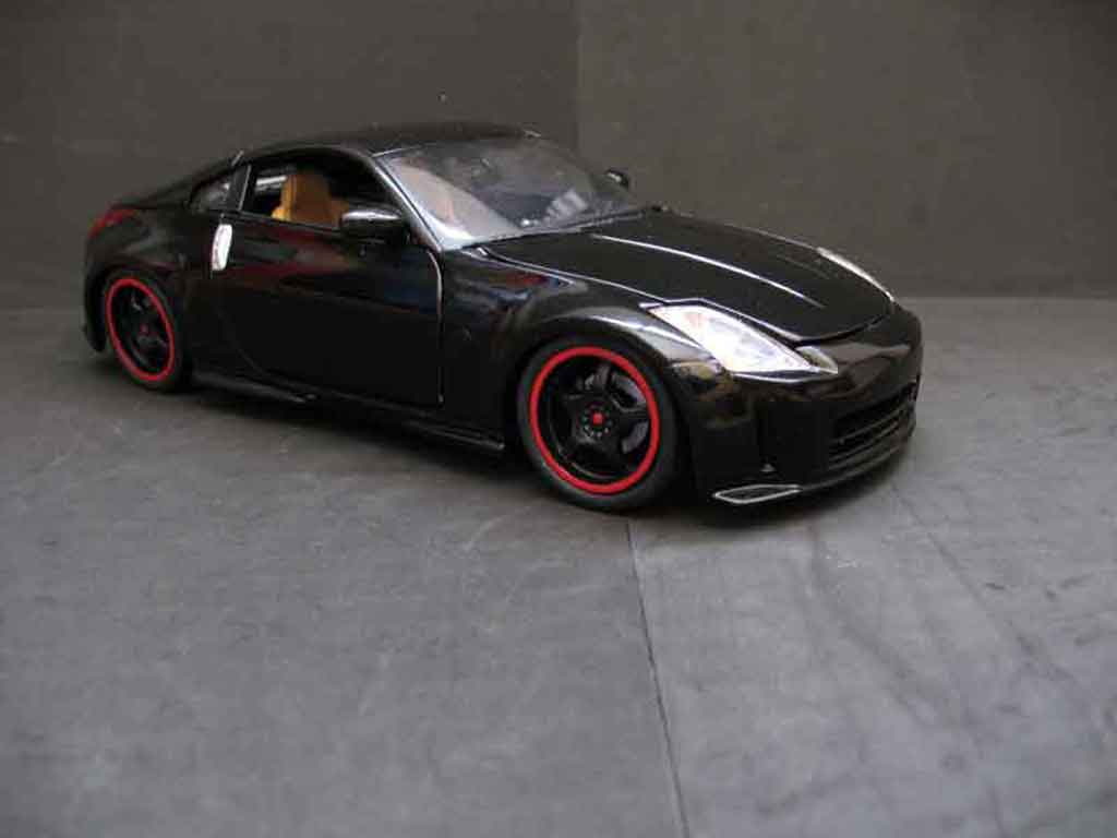 Nissan 350Z Base coupe preparation tuning zwart jantes zwarts 1/18 Maisto