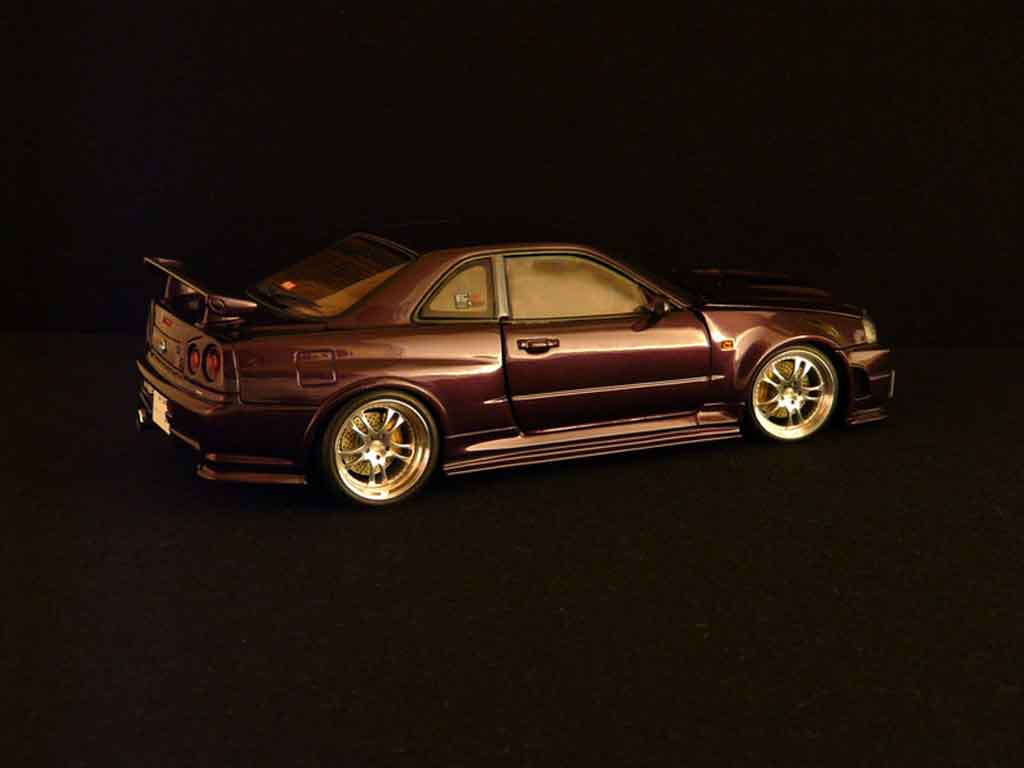 Nissan Skyline R34 z-purple 1/18 Autoart