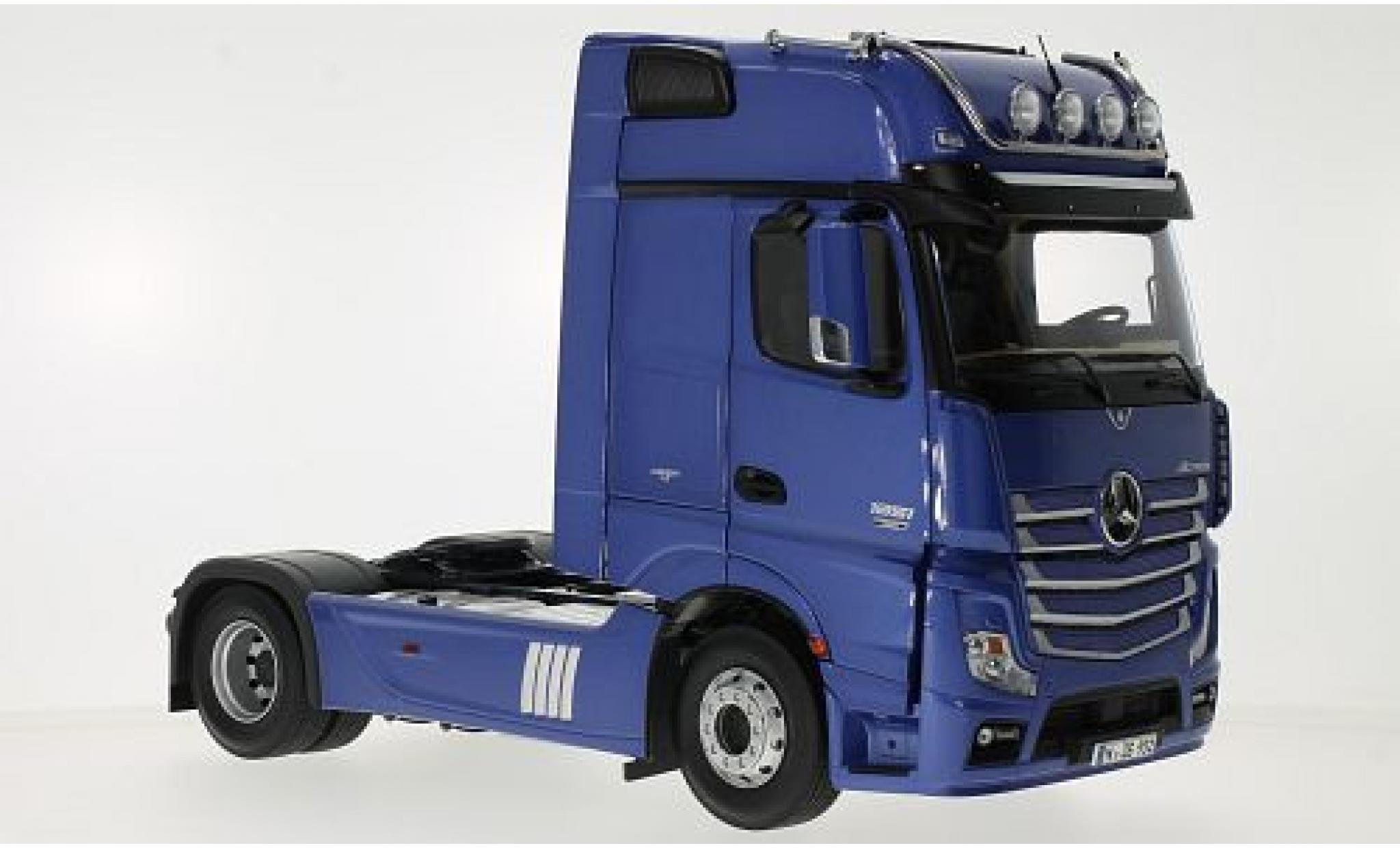 Mercedes Actros 1/18 NZG 2 GigaSpace 4x2 FH25 metallic blauw modelauto