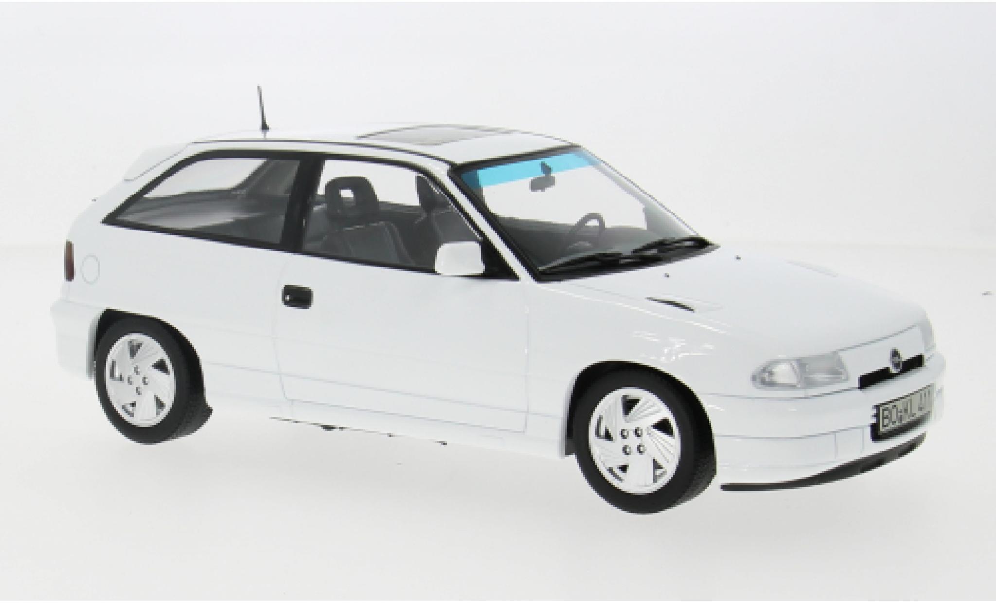 Opel Astra 1/18 Norev GSi wit 1:18 modelauto