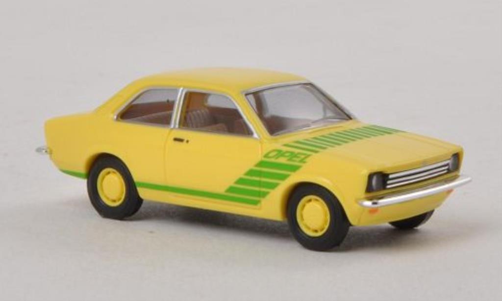 Opel Kadett C 1/87 Busch C Swinger geel/grun 1977 modelauto