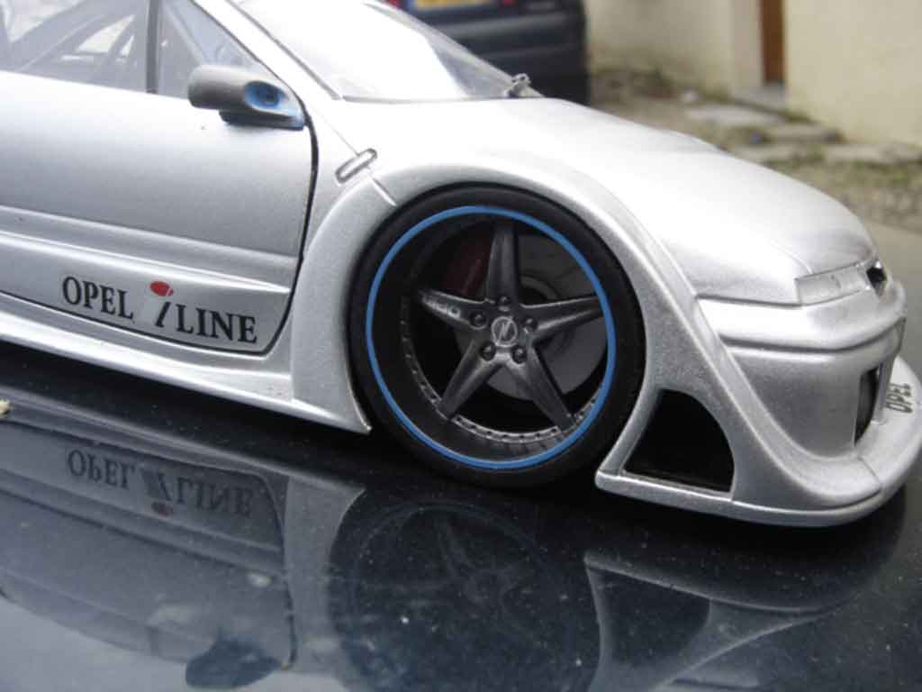 Opel Calibra DTM street 1/18 Ut Models