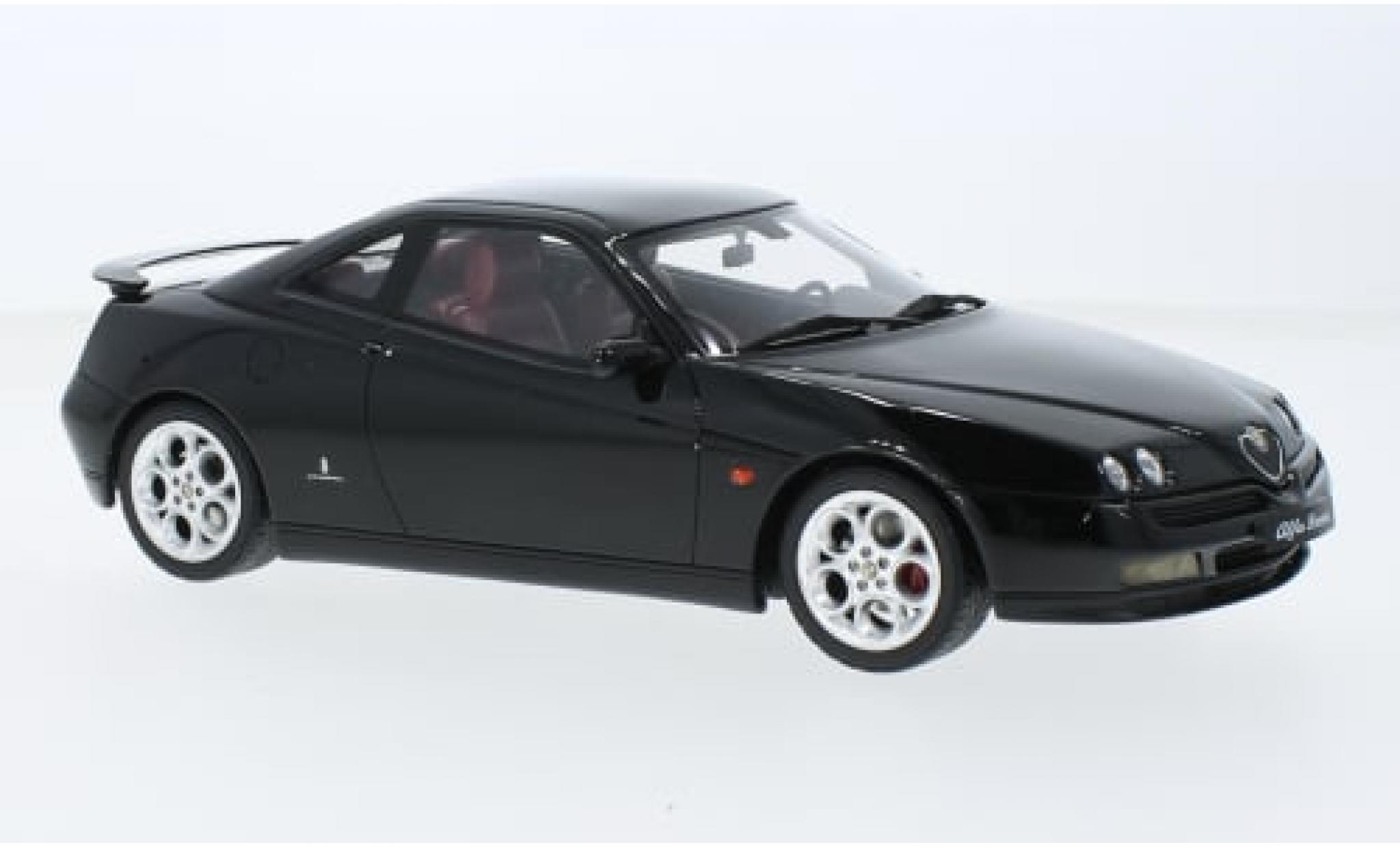 Alfa Romeo GT 1/18 Ottomobile V V6 (916) zwart 2000 1:18 modelauto