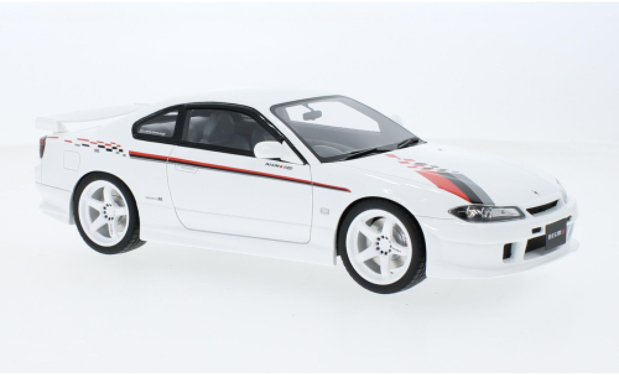 Nissan Silvia 1/18 Ottomobile (S15) Spec-R Nismo wit RHD 2000 1:18 modelauto