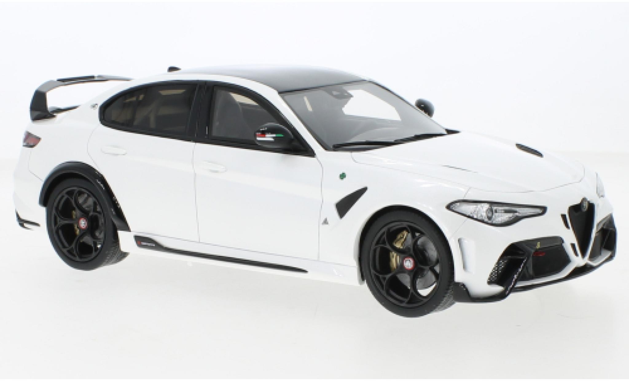 Alfa Romeo Giulia 1/18 Ottomobile GTAM wit 2020 modelauto
