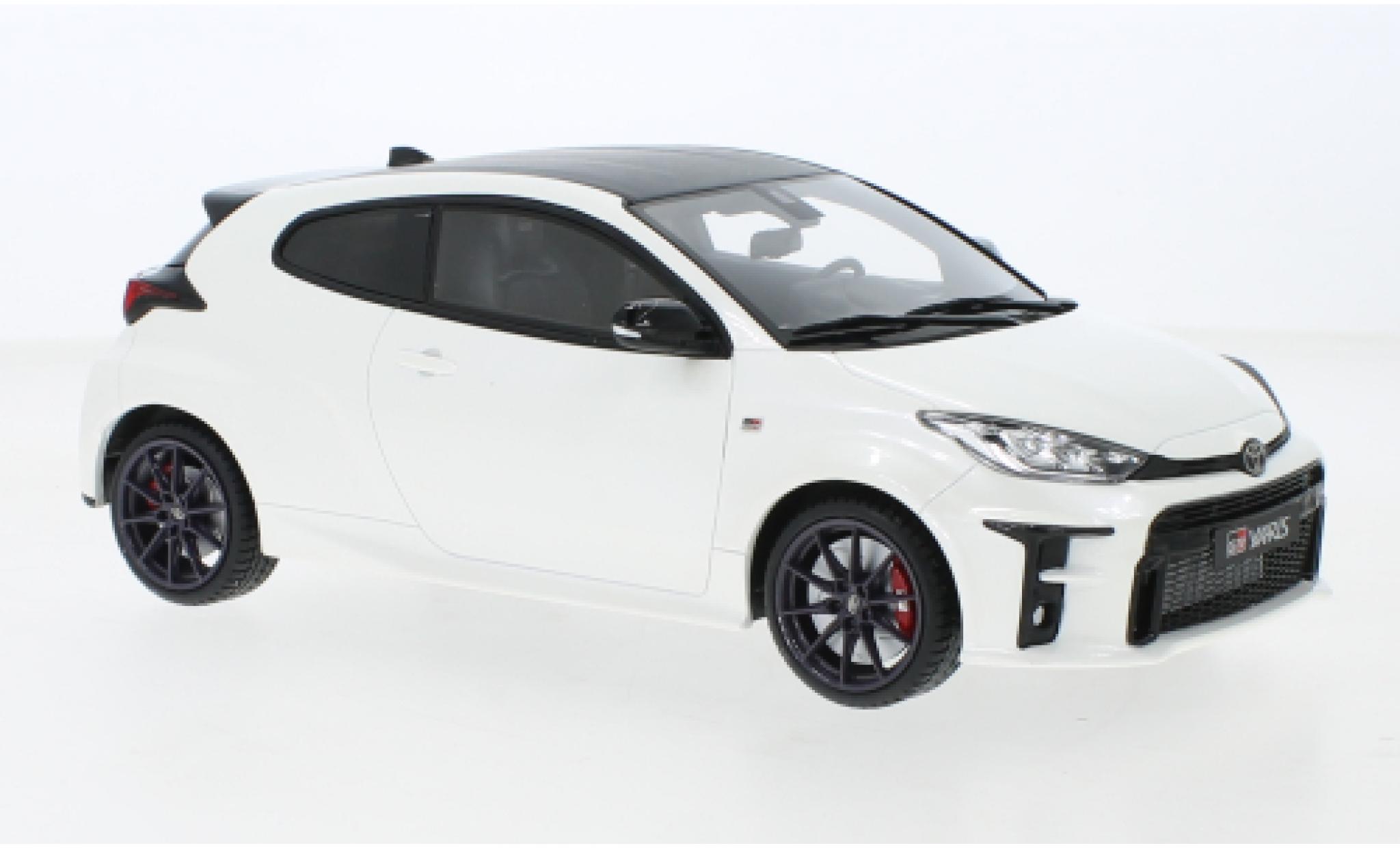 Toyota Yaris 1/18 Ottomobile GR metallic wit 2021 modelauto