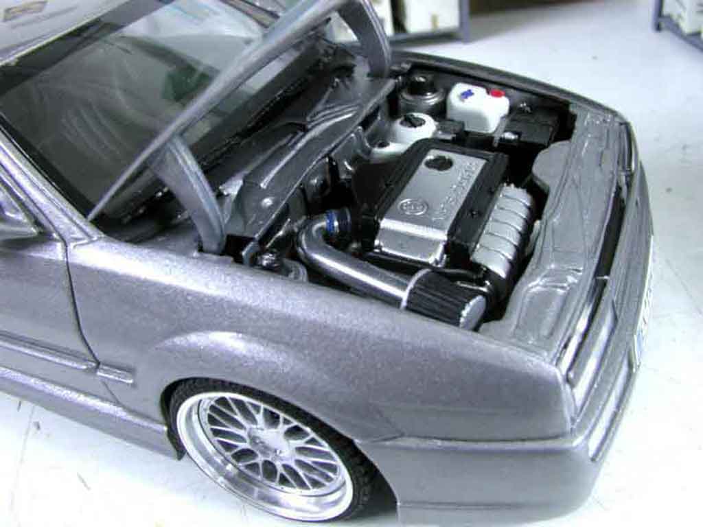 Volkswagen Corrado VR6 kit carrosserie rieger 1/18 Revell