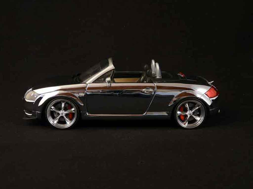 Audi TT roadster shinning full chrome 1/18 Maisto