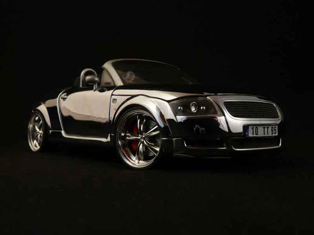 Audi TT roadster shinning full chrome 1/18 Maisto