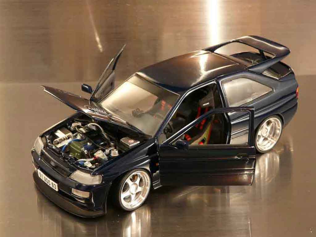 Ford Escort Cosworth rs tuning 1/18 Ut Models