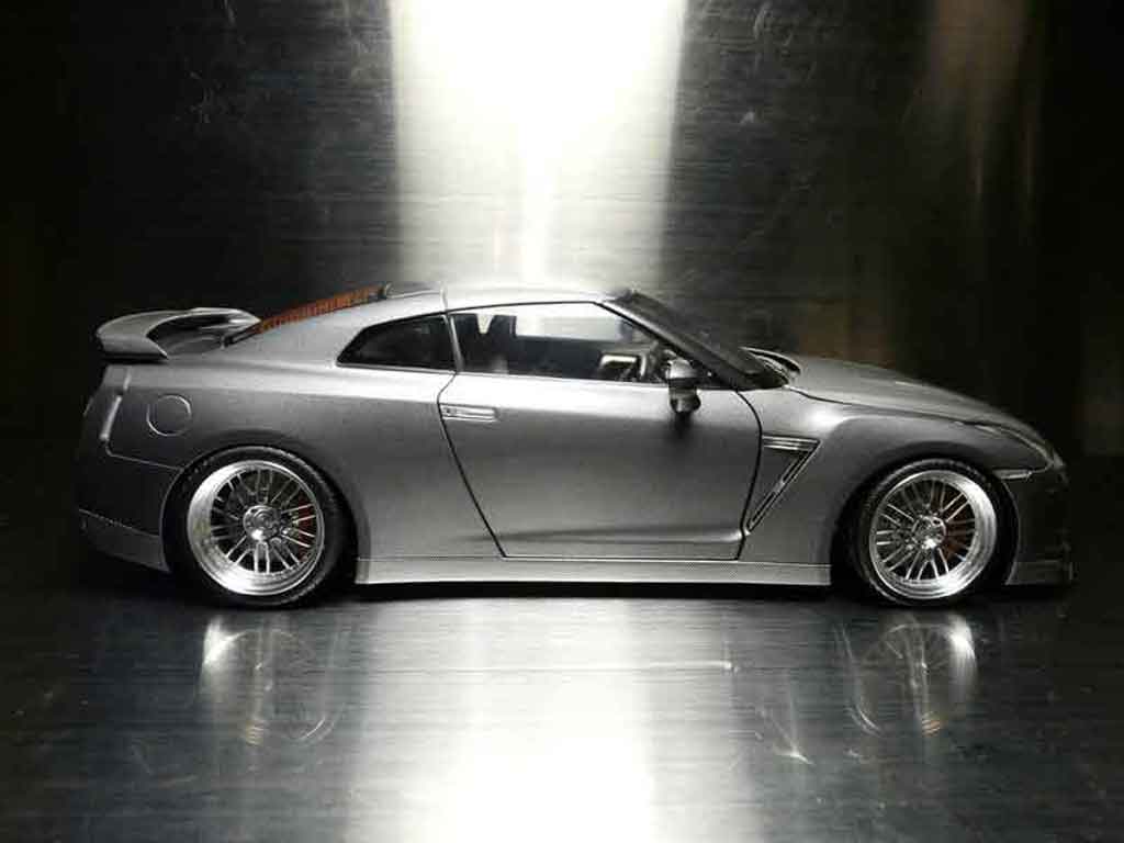 Nissan Skyline R35 carbone 1/18 Autoart