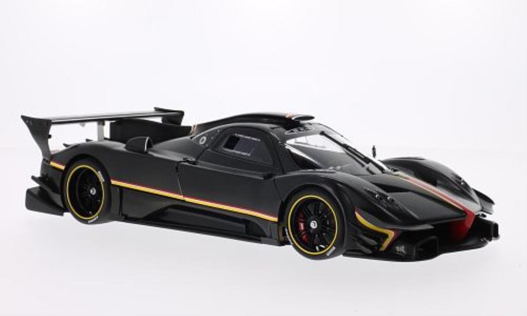 Pagani Zonda R 1/18 Autoart R Evolucion zwart/carbon 2013 modelauto
