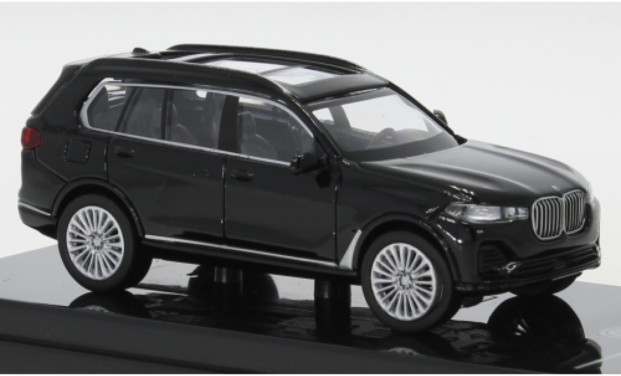 Bmw X7 1/64 Para64 (G07) zwart modelauto
