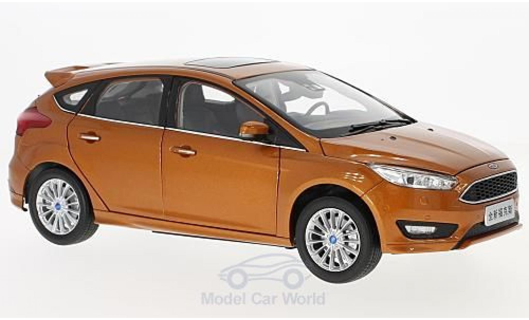 Ford Focus 1/18 Paudi MK III metallic oranje 2015 modelauto