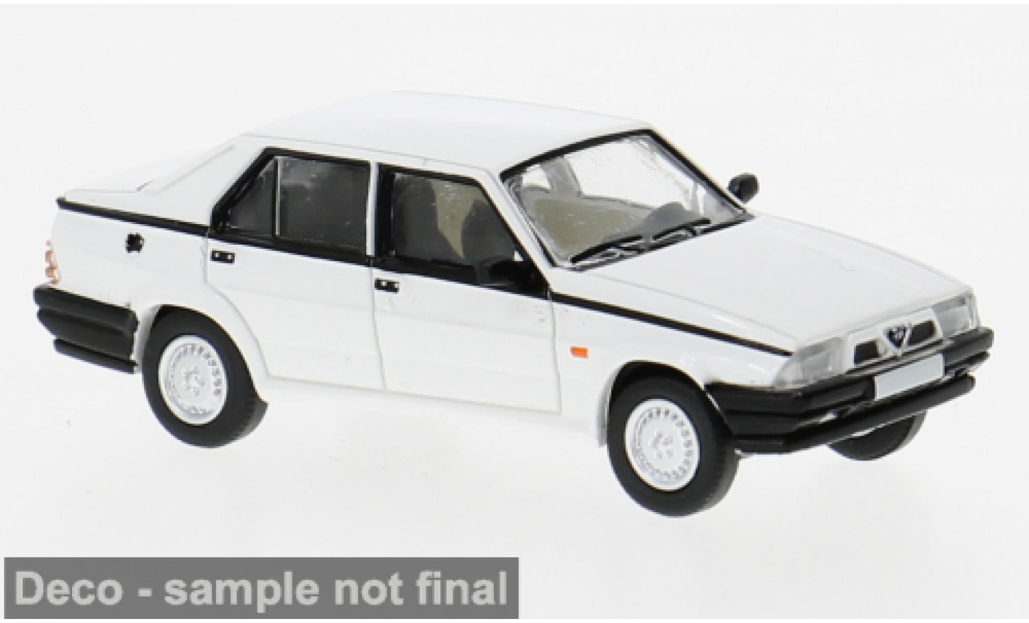 Alfa Romeo 75 1/87 PCX87 wit 1988 1:87 modelauto